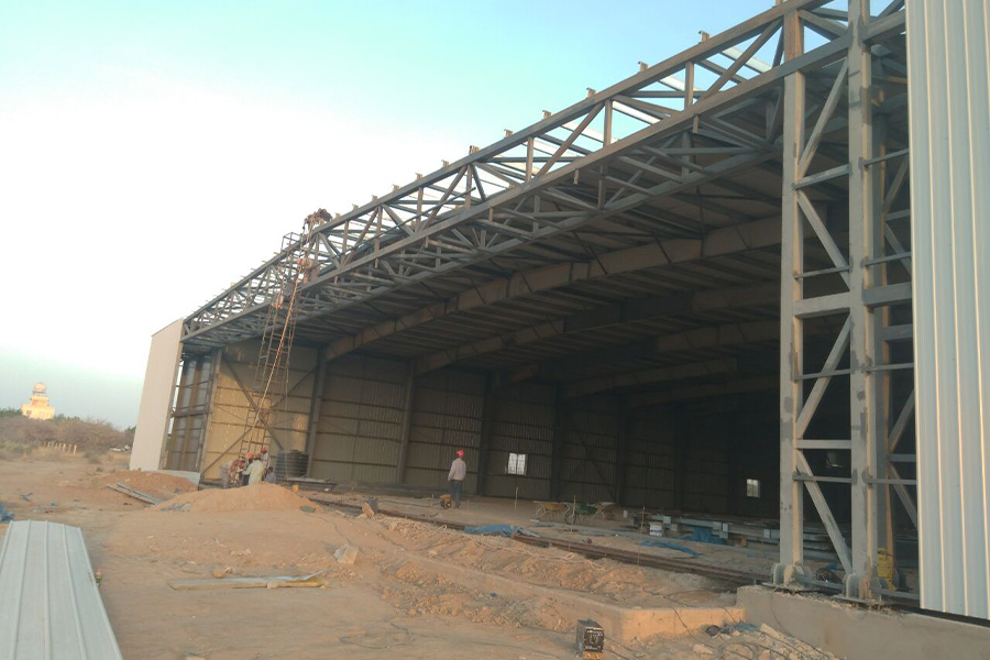 Aircraft hangar in Niger2